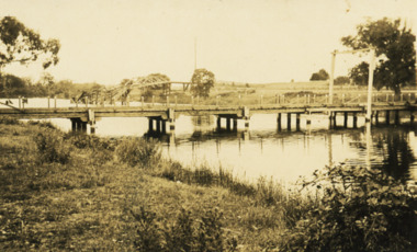 Photograph - Swan Reach Bridge, 1926 c
