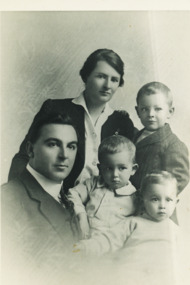 Photograph - Bulmer Family, H D Bulmer, 1918 c