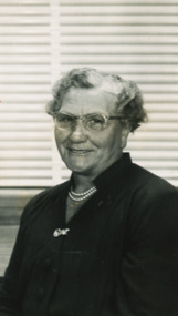 Photograph - Genealogy/Issell, 1950 c