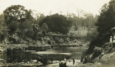 Postcard - Nicholson River, Bulmer and Segenberg Bairnsdale, 1910