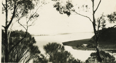Postcard - Reeves Channel, 1910 c