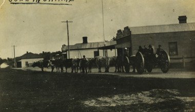 Postcard - Hennings Tea Room, 1910 c