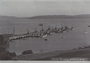 Postcard, Siene Trawlers Eden, 1945 c