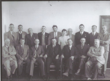 Photograph, Bulmer    Ian Bunty, Tambo Shire Councillors
