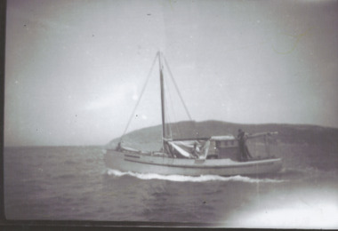 Photograph - Fishing boat Lakes Entrance, Bulmer, 1950 c
