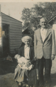 Photograph - Todd family, 1940 c