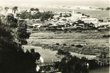Photograph - Lakess Entrance 1940 c