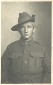 Postcard - Un-Named soldier c1915, H McGeehan
