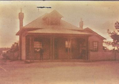 Photograph - Cunninghame Post Office, Lakes Entrance, c1917