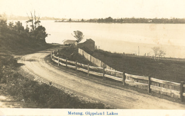 Postcard - Metung c1920
