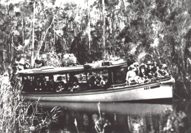 Photograph - Peels Launch on the North Arm Lakes Entrance, Maranui 1