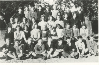 Photograph - Lakes Entrance State School Students 1944