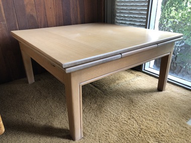 Furniture - Table