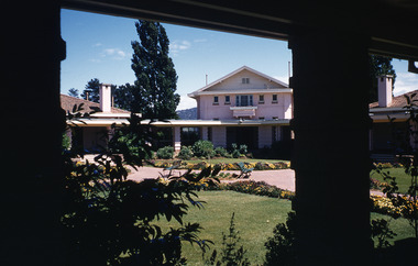 Slide, Robin Boyd