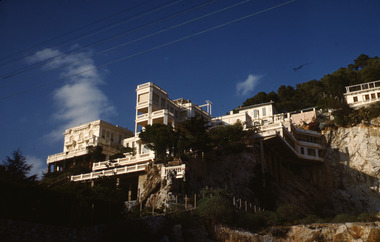 Slide, Robin Boyd