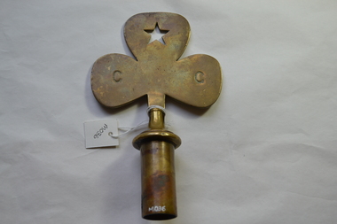 Clover shaped brass finial for flagpole
