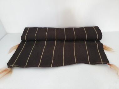 Textile - Yak wool rug with tassels