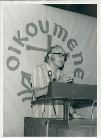Photograph, Reverend Frank Engel addressing the ACC 27th General Meeting February 1975, 1975