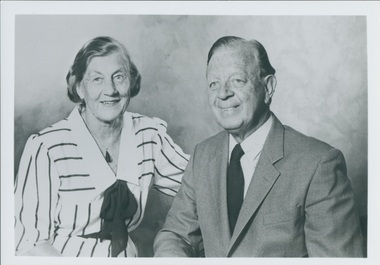 Photograph, World Methodist Peace Award - Rev. Sir Alan Walker & Lady Winifred Walker, 1986