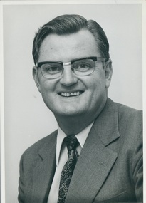 BW photo (glossy), 1975?
