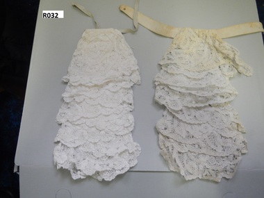 Clothing - Jabot