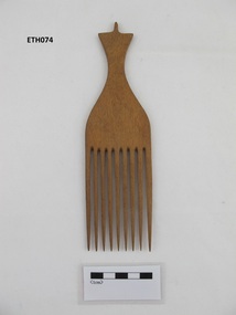 Accessory - Wooden comb, c1850s