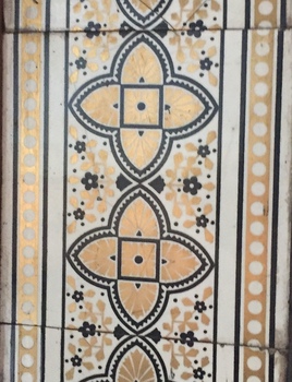 Surround tiles