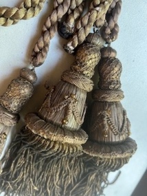 Decorative object - Curtain tie backs w tassels, 3 pairs (6 objects), 1850-1900