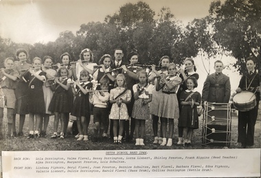 Detpa School Fife Band, 1944