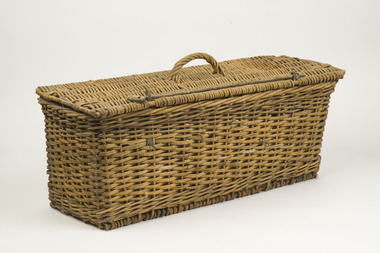 Wicker basket to transport seedlings