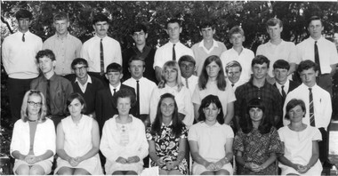 Photograph - Black and white print, Information Branch Victorian Department of Agriculture, Student Year Group, C. 1970