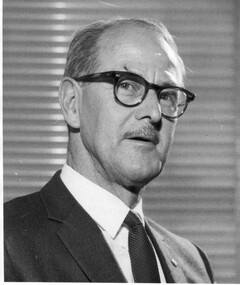 Photograph - Black and white print, Information Branch Victorian Department of Agriculture, T.H. Kneen, 1946-1967