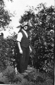 Photograph - Black and white print, E. Chalmers, Mr. F. Weavers, 1926