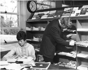 Photograph - Black and white print, Information Branch Victorian Department of Agriculture, Students in the Library, 1967