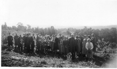 Photograph - Black and white print, E.M. Gibson, Excursion to St. Clements, Warrenwood, July 1948
