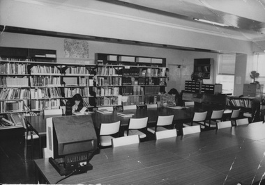 Photograph - Black and white print, Information Branch Victorian Department of Agriculture, Library, c. 1980