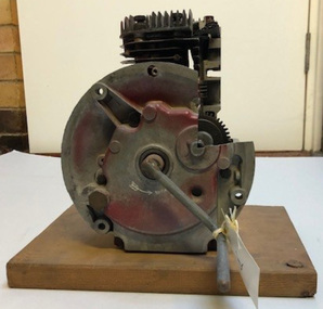 Machine - Cutaway Model, 4-Stroke Motor