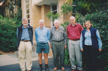 Newspaper - Newspaper Cutting, The Advertiser et al, Dedicated Gardener on a Grand Scale, 02.04.2004-02.10.2004
