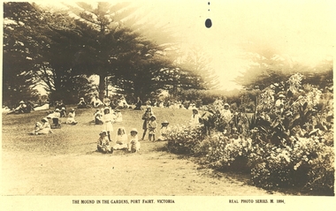 Postcard, kodak Austral, Botanical Gardens Port Fairy Mound area