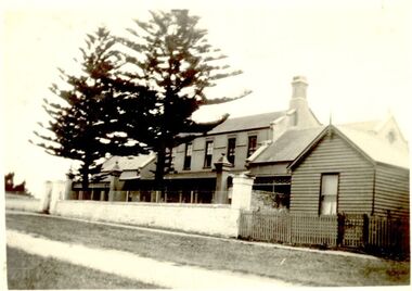 Photograph, Cottage adjoining the hospital in Villiers St