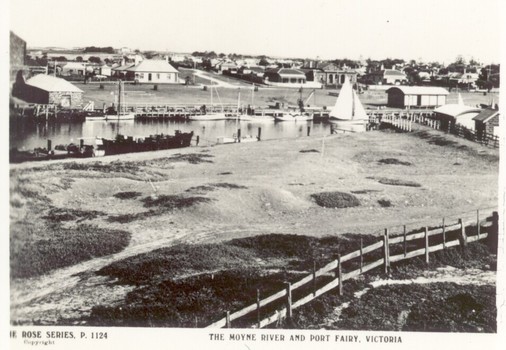  Battery Hill looking across Moyne river at Merrijig Inn, Customs House and Courthouse