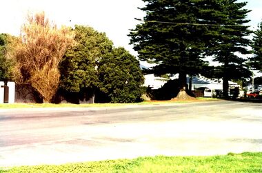 Gipps Street showing the approximate direction the rail line took to the wharf