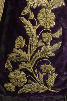 Detail of embroidery on lower part of collar