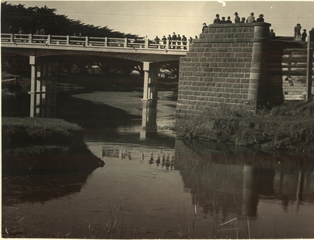 Black and white photograph of people on the ramparts of the new Rosebrook bridge on opening day
