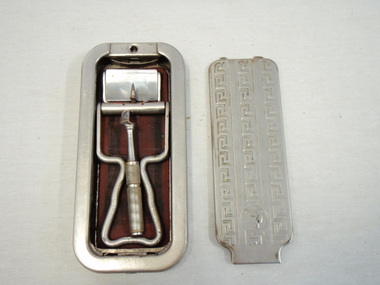 Domestic object - Razor, 1927