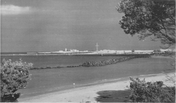 East Beach near Battery Hill looking toward Griffith Island lighthouse in background