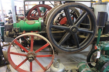 Horizontal Oil Engine