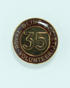 Round badges with '35' on gold background