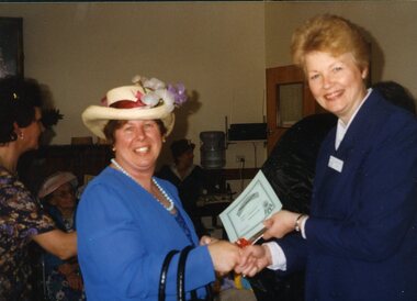 Image, circ 2000