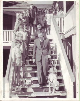School children with Seeing Eye dog